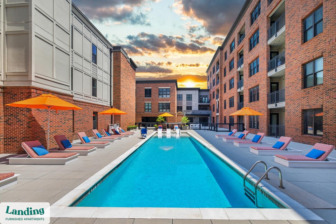 601 Meeting St in Charleston, SC - Building Photo