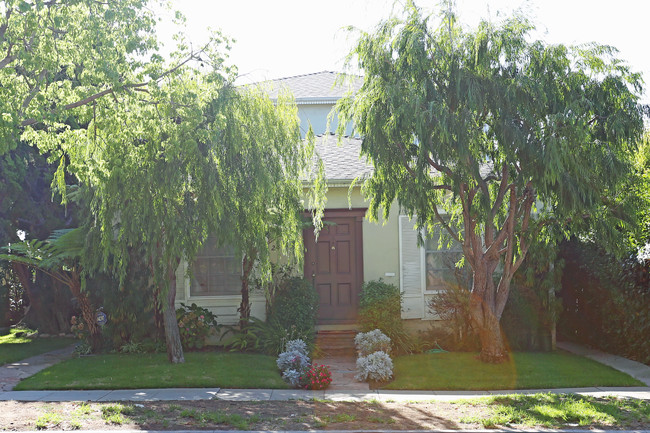 2812 Montana Ave in Santa Monica, CA - Building Photo - Building Photo