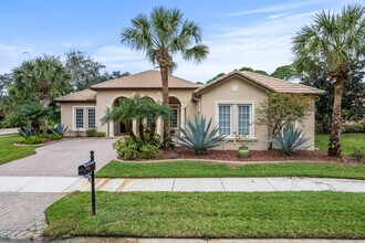 801 SW Classico Ct in Port St. Lucie, FL - Building Photo - Building Photo