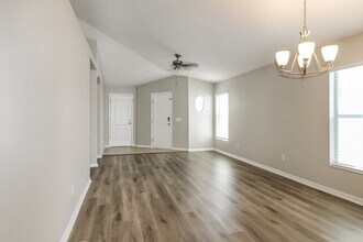 18032 Birdwater Dr in Tampa, FL - Foto de edificio - Building Photo