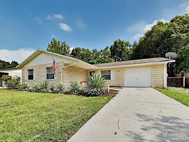 1107 Melrose St in Seffner, FL - Building Photo - Building Photo