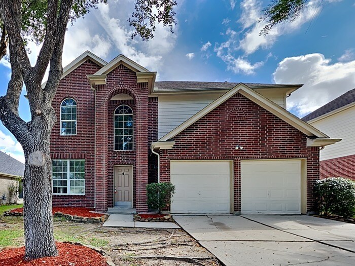 18810 Woodglen Shadows Dr in Humble, TX - Building Photo