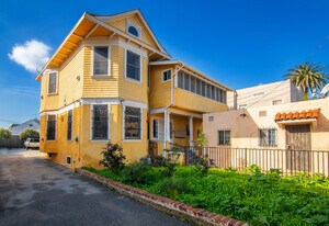 1820 W 11th St in Los Angeles, CA - Building Photo