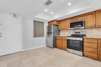 4902 38th Way S in St. Petersburg, FL - Building Photo - Building Photo