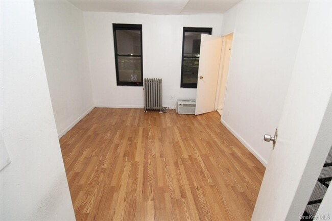 211-77 Jamaica Ave in Queens, NY - Building Photo - Building Photo