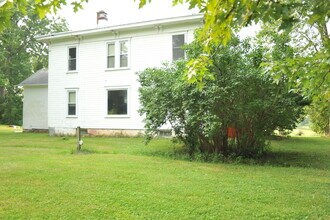 8071 River Rd in Baldwinsville, NY - Building Photo - Building Photo