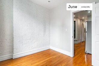 826 Ninth Ave in New York, NY - Building Photo - Building Photo