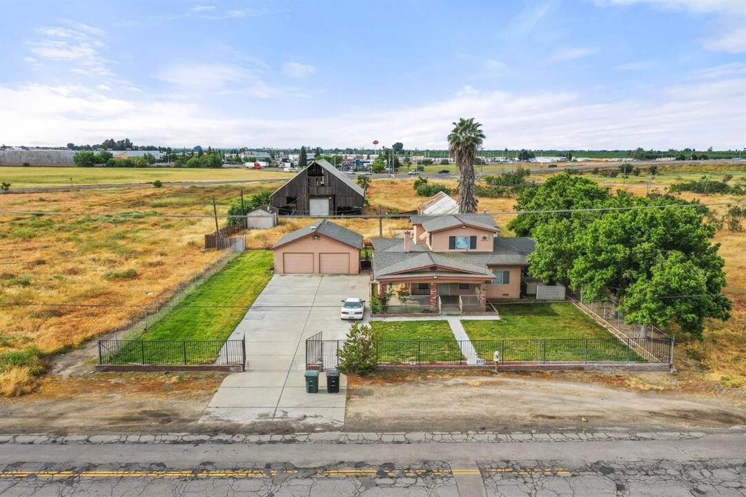 5000 Nunes Rd in Turlock, CA - Building Photo