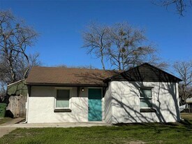 9020 Moran St in White Settlement, TX - Building Photo