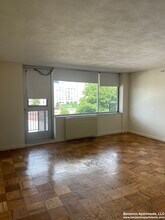 71 Monmouth St, Unit 1 in Brookline, MA - Foto de edificio - Building Photo