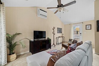 75 Pedernales St in Austin, TX - Building Photo - Building Photo