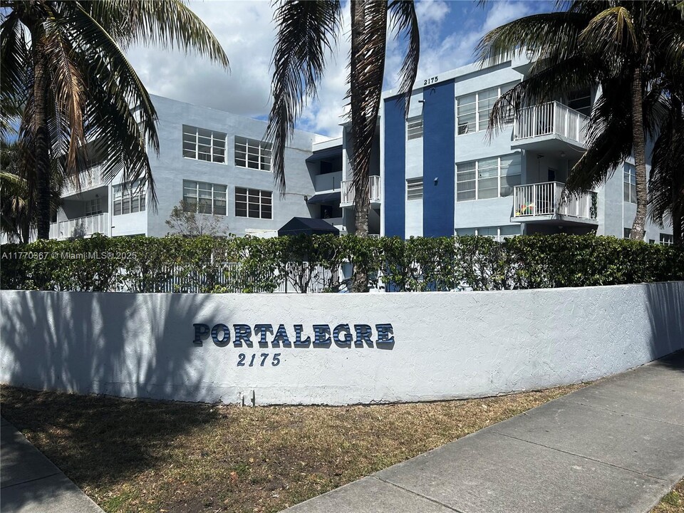 2175 NE 170th St in North Miami Beach, FL - Building Photo