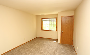 The Glens of Waukesha in Waukesha, WI - Building Photo - Interior Photo