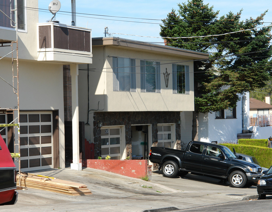 265 East Ave in San Bruno, CA - Building Photo