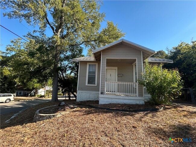 property at 305 S Academy Ave