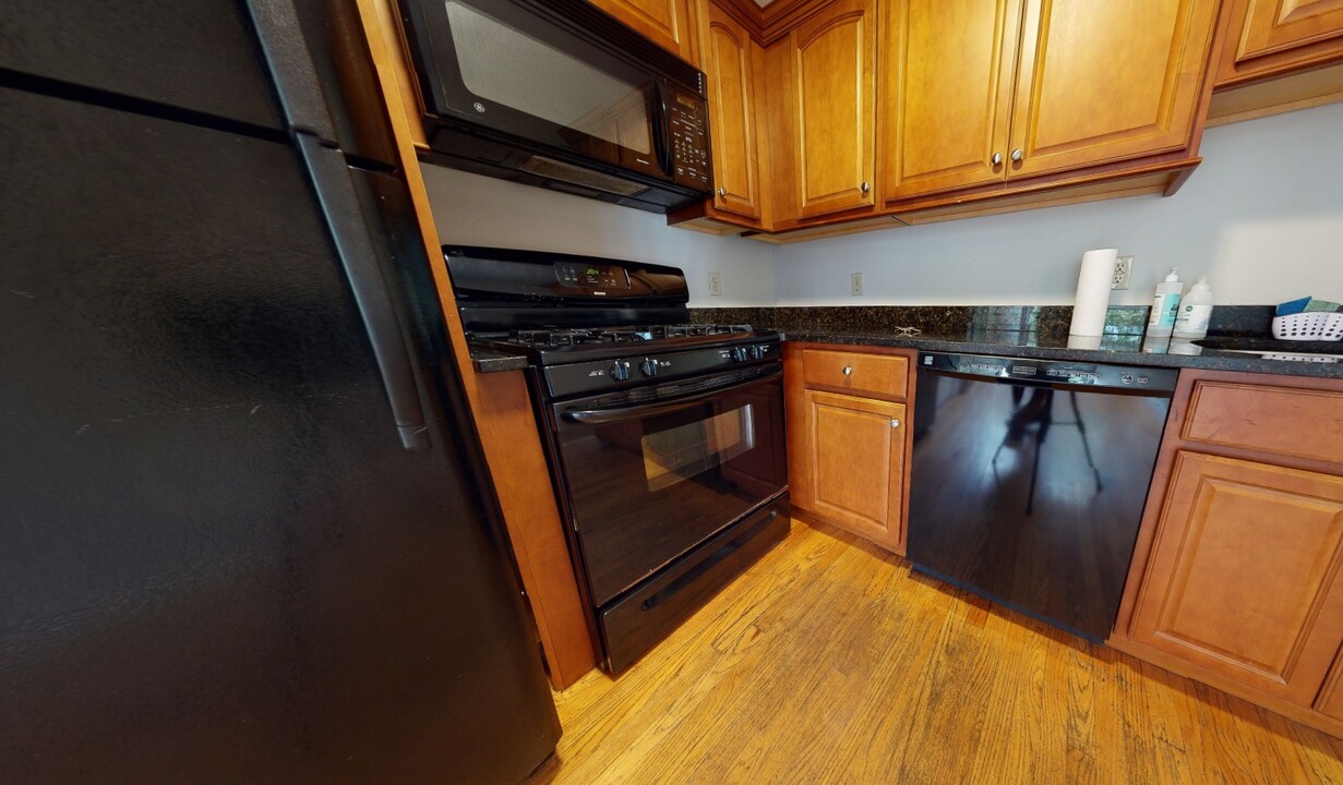 344 Putnam Ave, Unit 2A in Cambridge, MA - Building Photo