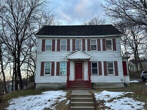 17 Church St in Marlboro, NY - Building Photo - Building Photo