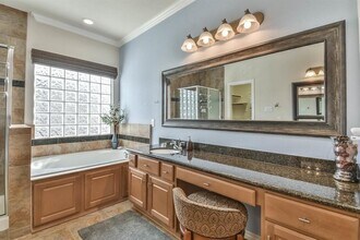 11603 Royal Oaks Trce in Houston, TX - Building Photo - Building Photo