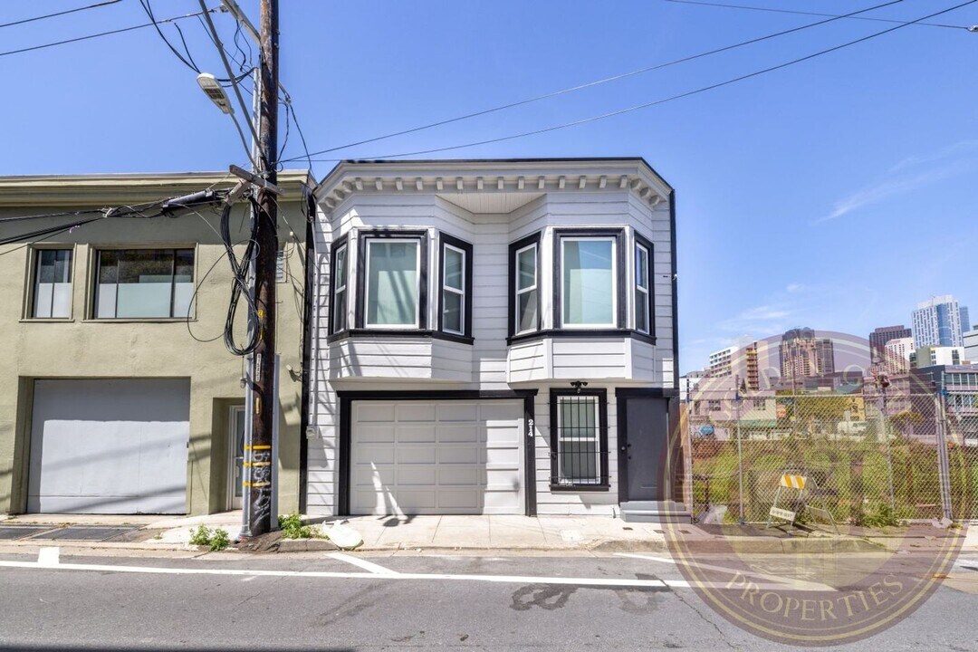 214 Clara St in San Francisco, CA - Building Photo