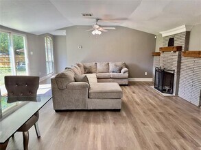 1716 W Mayfield Rd in Arlington, TX - Building Photo - Building Photo