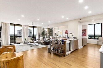 2660 Peachtree Rd in Atlanta, GA - Building Photo - Building Photo