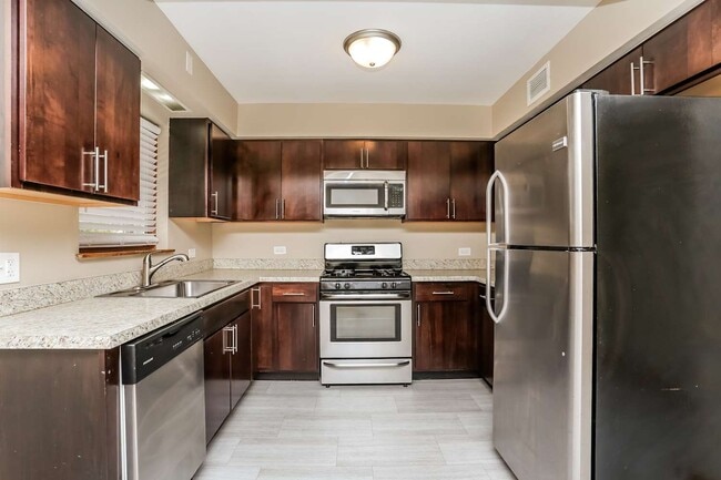 9006 W 22nd Pl in North Riverside, IL - Building Photo - Building Photo