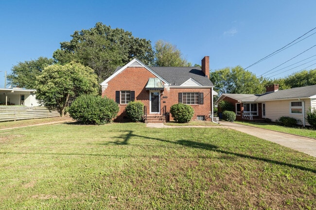 property at 1105 E Martin St