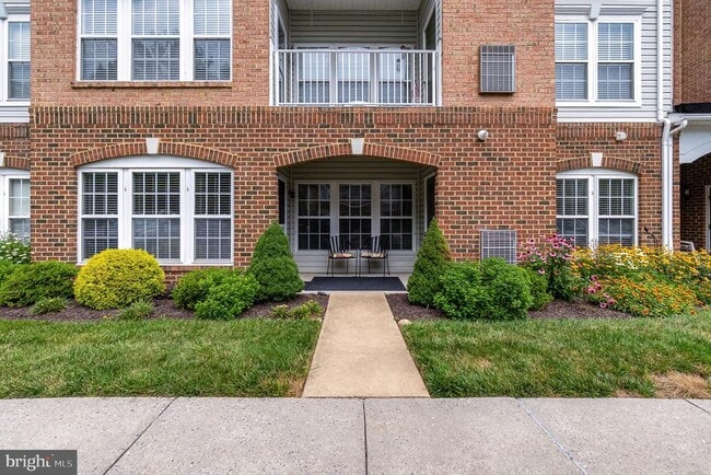 property at 205 Kings Crossing Cir