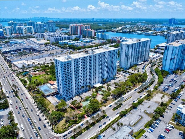 210 174th St in Sunny Isles Beach, FL - Building Photo - Building Photo