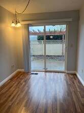 982 SW Hawthorne St in McMinnville, OR - Building Photo - Building Photo