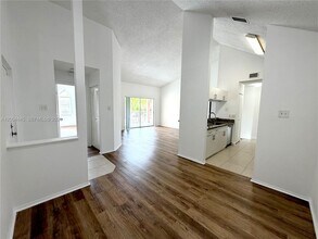 15771 SW 104th Terrace in Miami, FL - Building Photo - Building Photo
