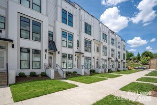 1037 Wesley Terrace Ave in Charlotte, NC - Building Photo