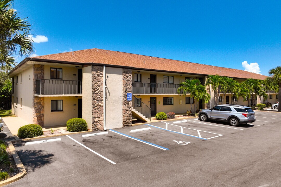 3160 N Atlantic Ave in Cocoa Beach, FL - Building Photo