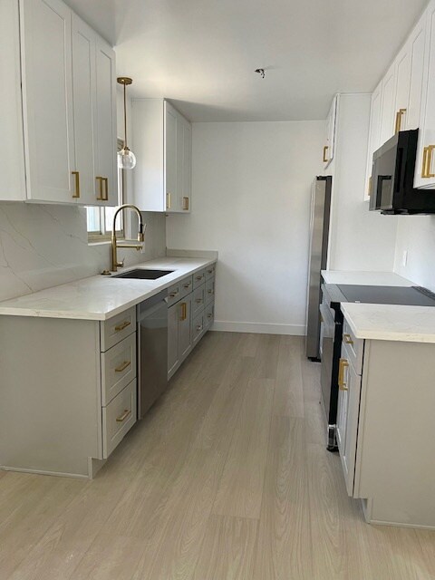 8674 Falmouth Ave, Unit 0209 in Los Angeles, CA - Building Photo - Building Photo