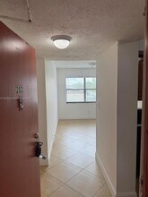 3399 Foxcroft Rd in Miramar, FL - Building Photo - Building Photo