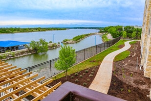 Dolce Vita Lakeside in Granbury, TX - Building Photo