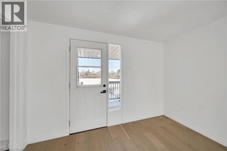 61 Vanier Dr in Guelph, ON - Building Photo - Building Photo