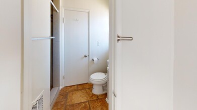 5001 Rockford Dr in San Diego, CA - Building Photo - Building Photo
