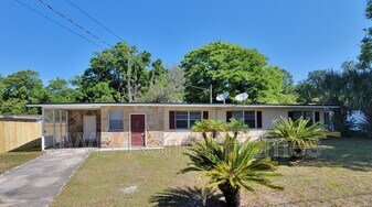 7833 Eaton Ave in Jacksonville, FL - Building Photo