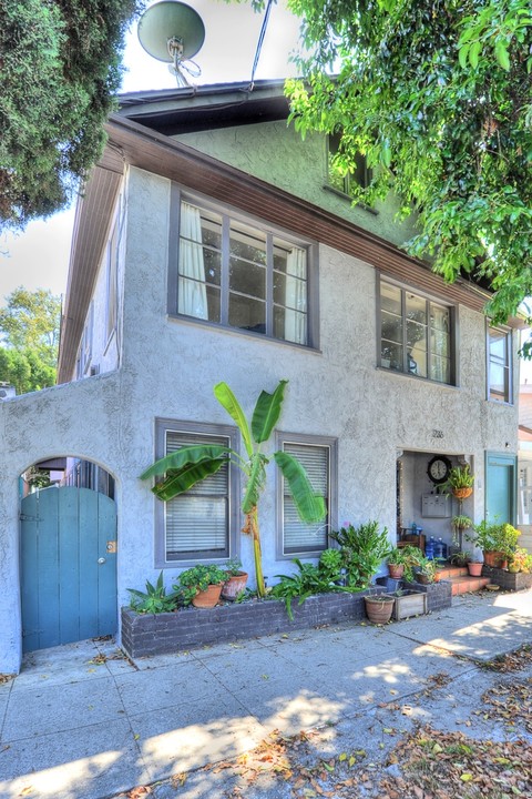 235 Horizon Ave in Venice, CA - Building Photo