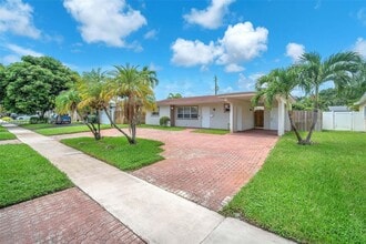 2112 N 32nd Ct in Hollywood, FL - Building Photo - Building Photo