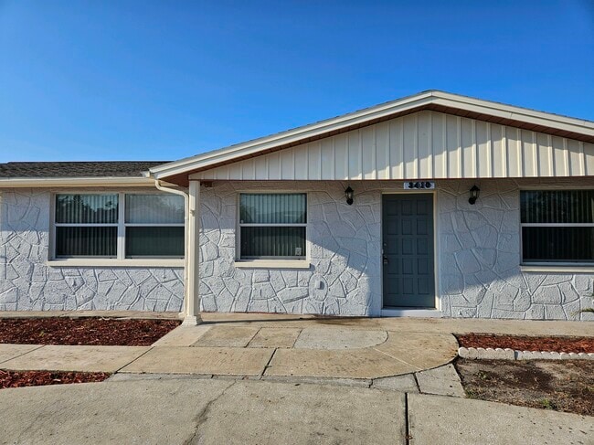 3410 Eisenhower Dr in Holiday, FL - Building Photo - Building Photo