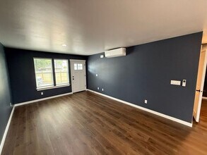 3041 Center St NE in Salem, OR - Building Photo - Building Photo