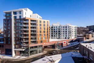 5501 De La Côte-Saint-Luc in Montréal, QC - Building Photo