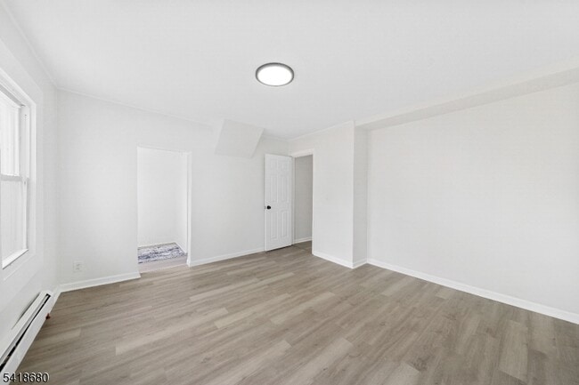 334 Pine St in Elizabeth, NJ - Building Photo - Building Photo