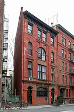 70 Barrow St in New York, NY - Building Photo - Primary Photo