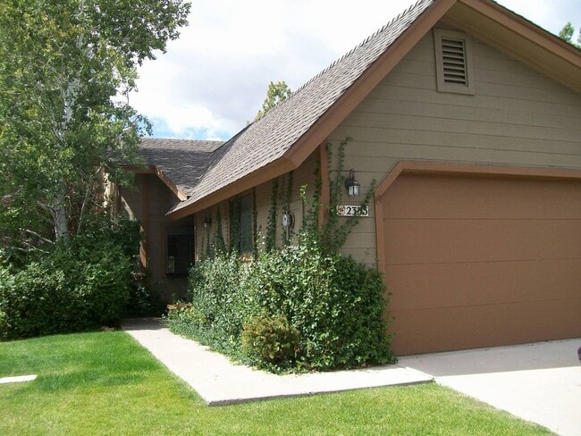 2333 N Plateau Dr
