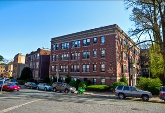 Lothian in Brighton, MA - Foto de edificio - Building Photo