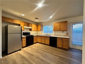 5278 Paradise Valley Ave in Las Vegas, NV - Building Photo - Building Photo