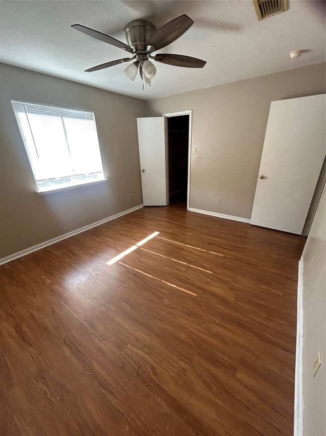 property at 16603 N Meadow Dr